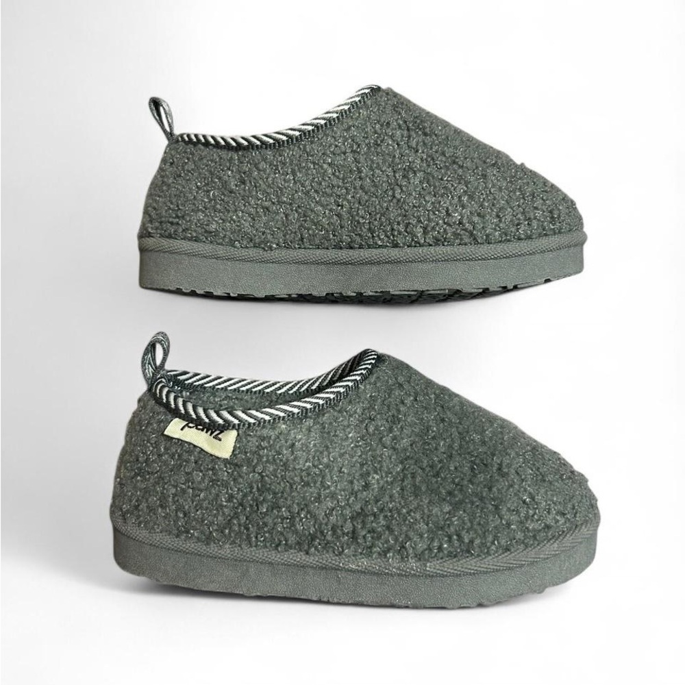 Pawz Cozy Gray Slipper Shoes Girls 9/10 NWOT